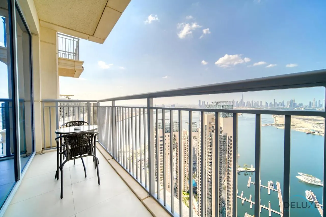 Harbour Views Tower 1: Polished 3BR with Assistant Room by Deluxe Holiday Homes Dubai
