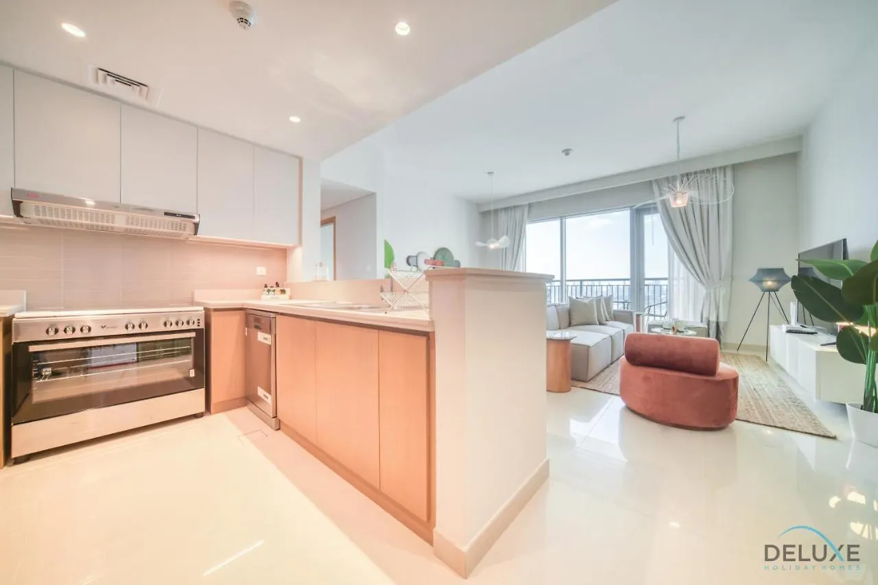 Harbour Views Tower 1: Polished 3BR with Assistant Room by Deluxe Holiday Homes Dubai 0*,  United Arab Emirates