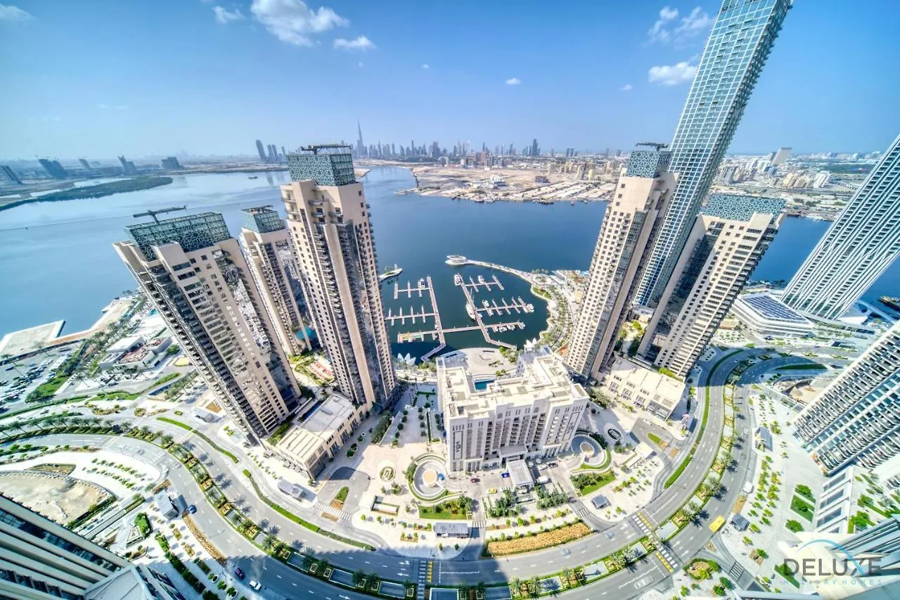 Harbour Views Tower 1: Polished 3BR with Assistant Room by Deluxe Holiday Homes Dubai Apartment