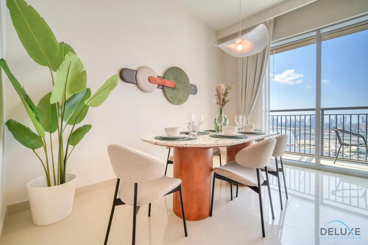 Apartment Harbour Views Tower 1: Polished 3BR with Assistant Room by Deluxe Holiday Homes Dubai